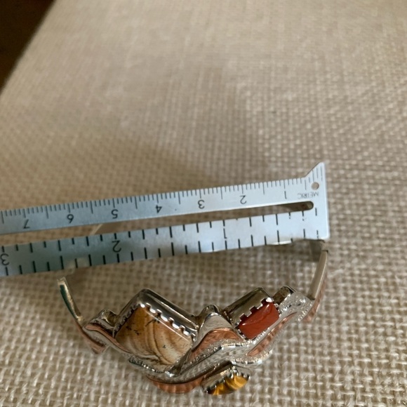 Sincerely Southwest Utah Four Corners Series Sterling Silver Cuff - Picture 4 of 8